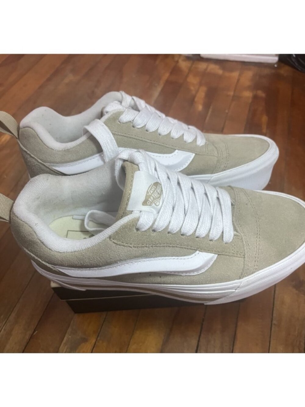 Vans Old Skool Beige Suede Sneakers Femme 8 — Beige/White